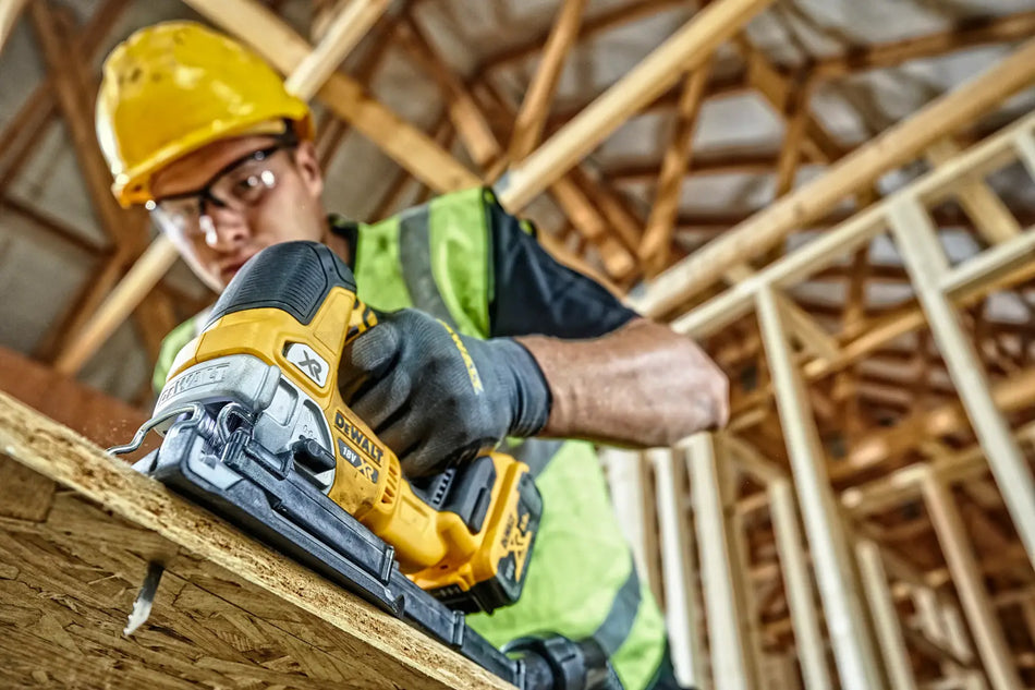 Seghetto alternativo DEWALT DCS334P2-QW 18V 5Ah