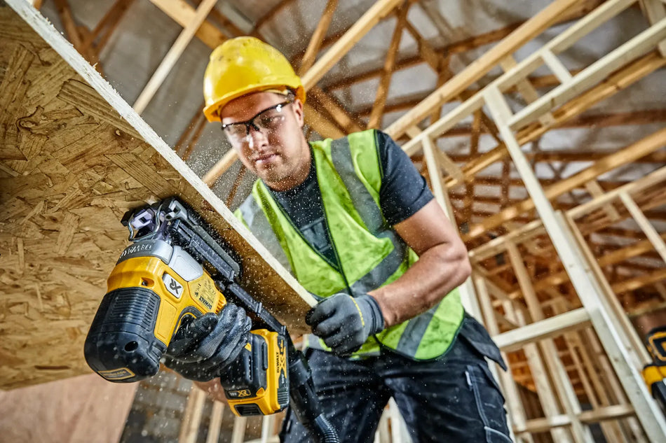 Seghetto Alternativo DEWALT DCS335P2-QW 18V 5Ah
